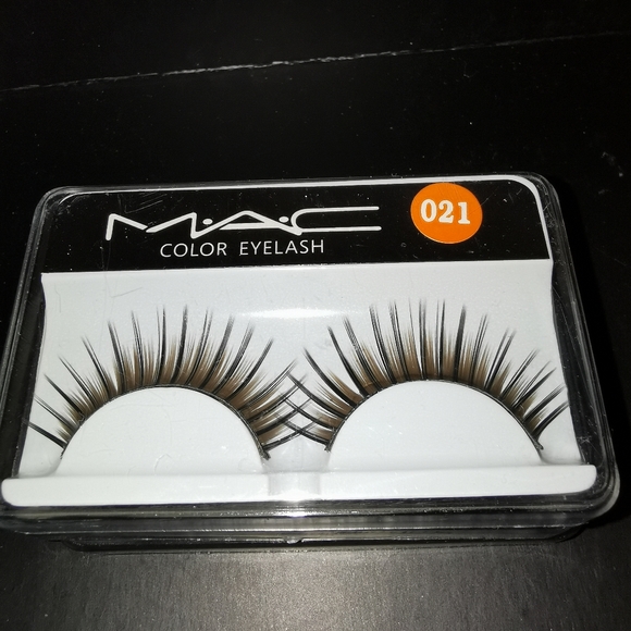 MAC lashes - Picture 2 of 2